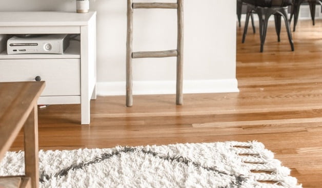 3 Natural Cleaning Solutions for White Baseboards - Clean Mama